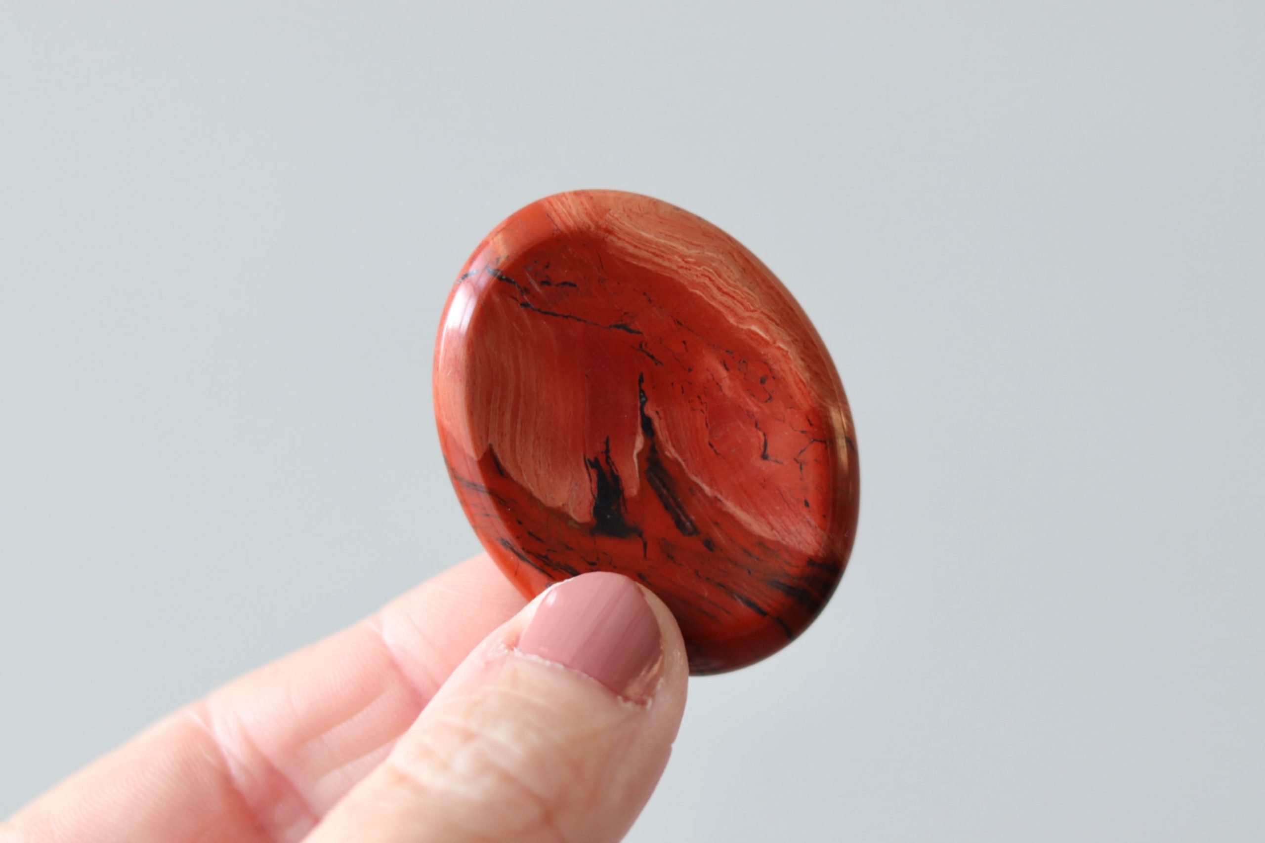 aardende-worrysstone-rode-jaspis Aardende worry stone rode jaspis