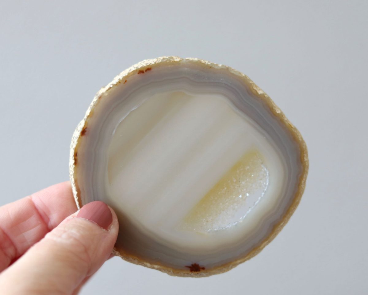 Mooie agaatschijf met druzy