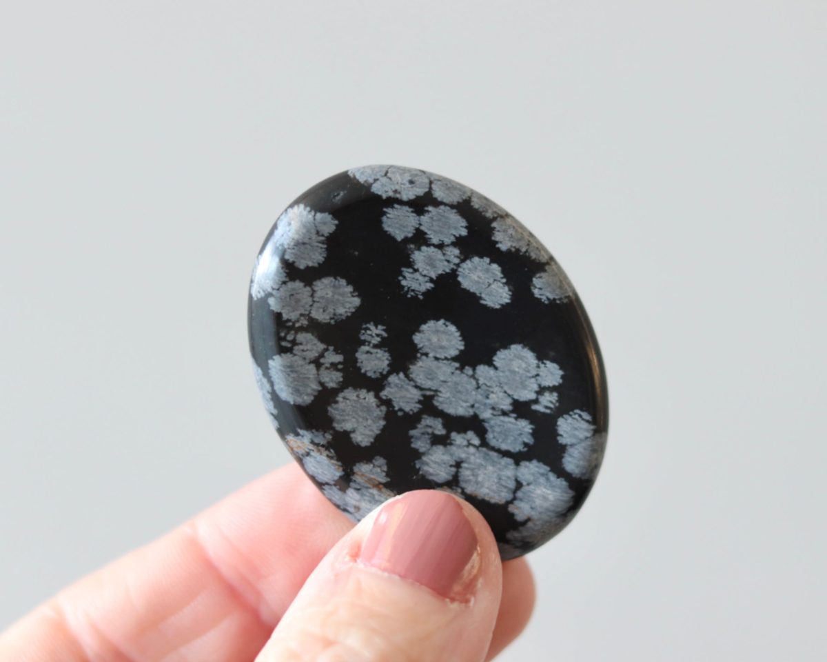Zuiverende worry stone sneeuwvlok obsidiaan