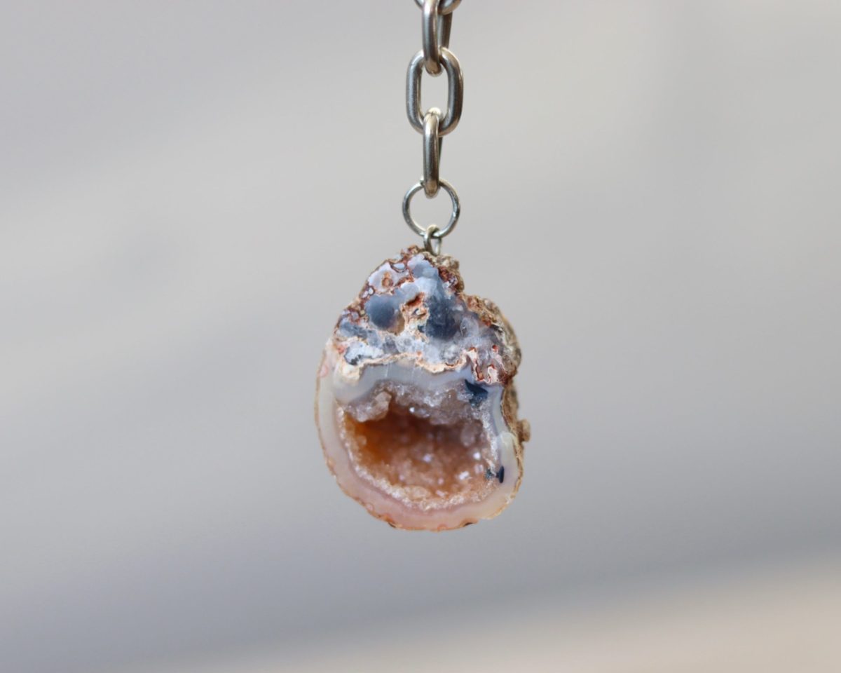 Aardende agaat sleutelhanger